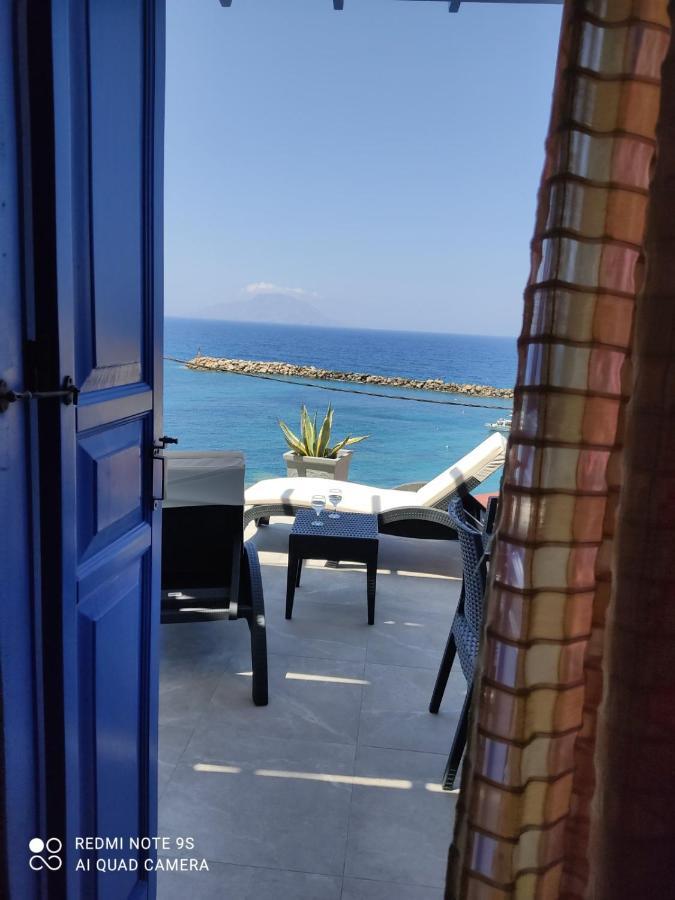 Alkioni Hotel Foinikion Exterior photo